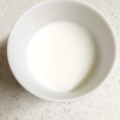 おいしい牛乳があったので
生クリームなどいれずに作りたくて。
ぷるぷるで美味しい♪